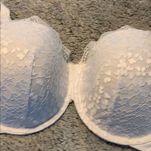 Warner’s white underwire bra 36DD Lace
